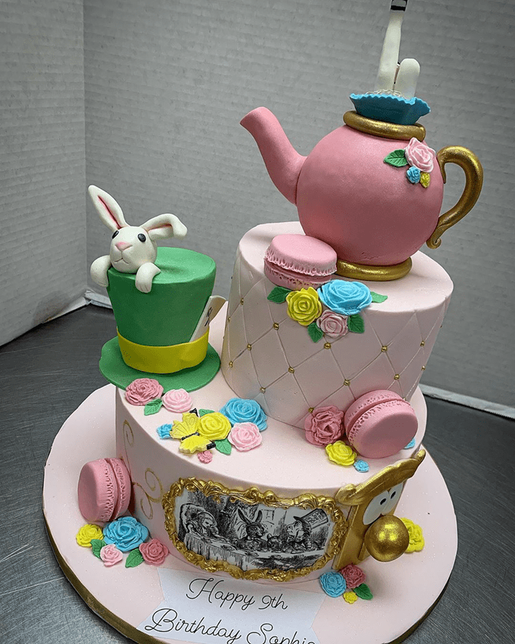 Lovely Alice in Wonderland Cake Design
