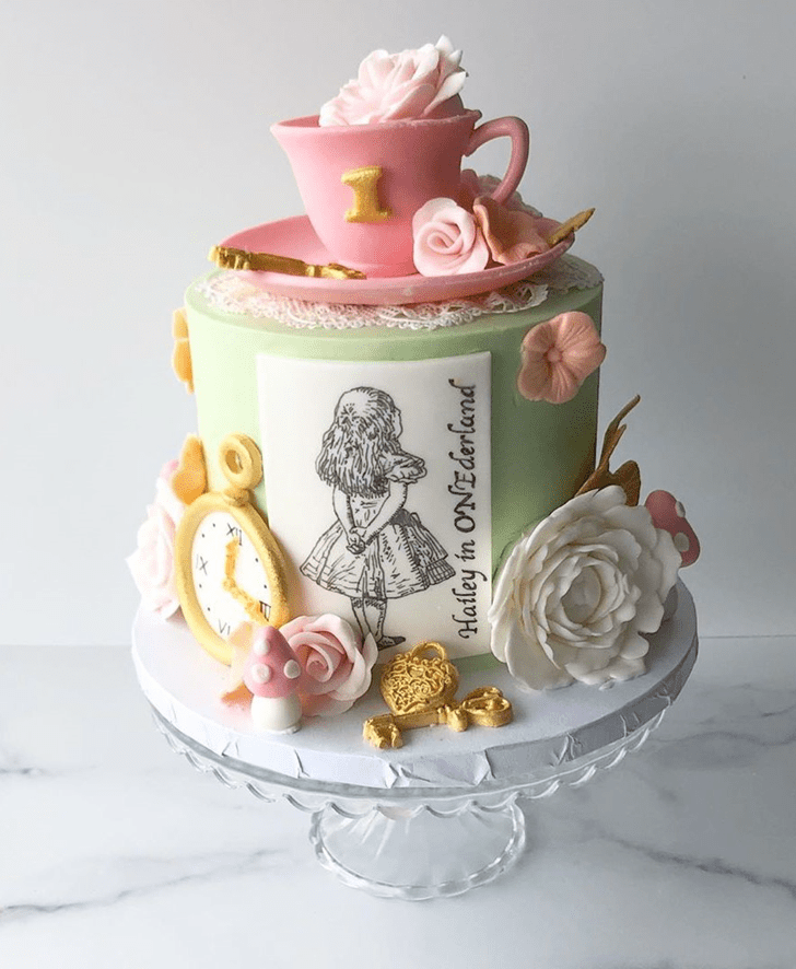 Pleasing Alice in Wonderland Cake