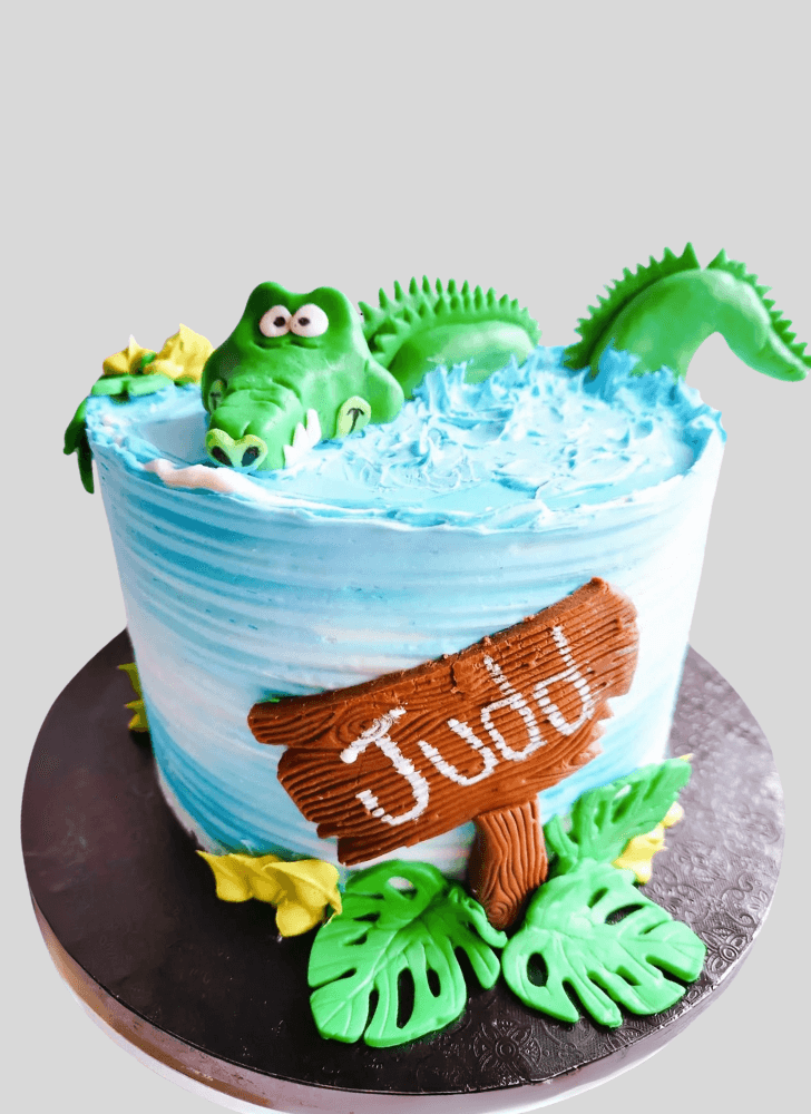 Inviting Alligator Cake