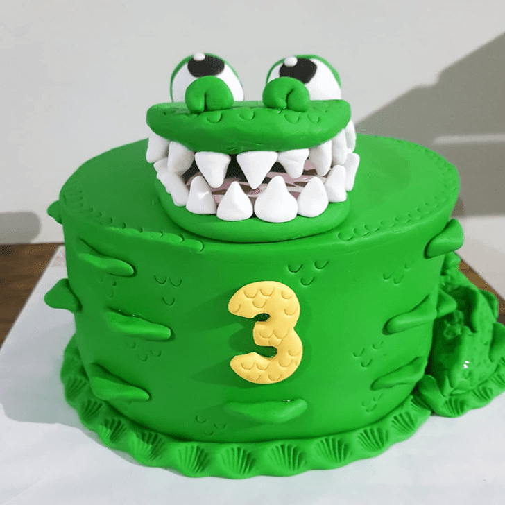 Pleasing Alligator Cake