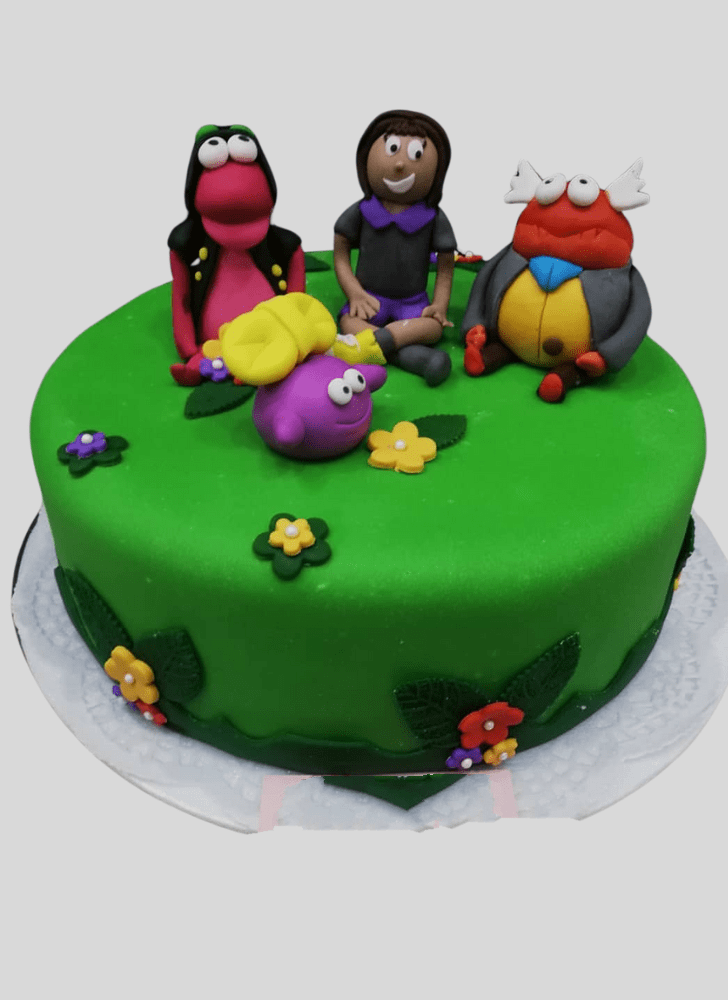 Comely Amphibia Cake