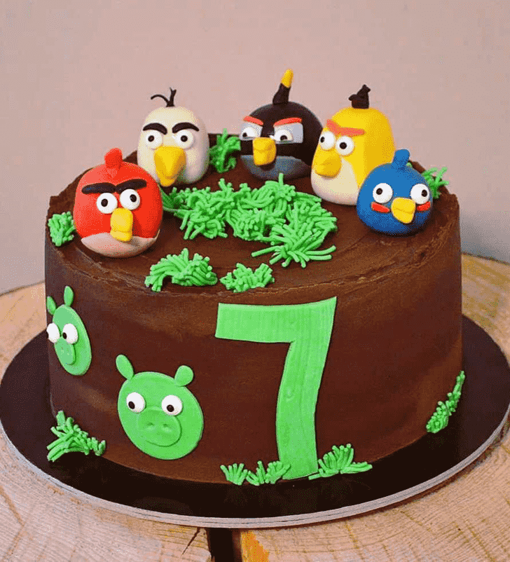 Inviting Angry Birds Cake