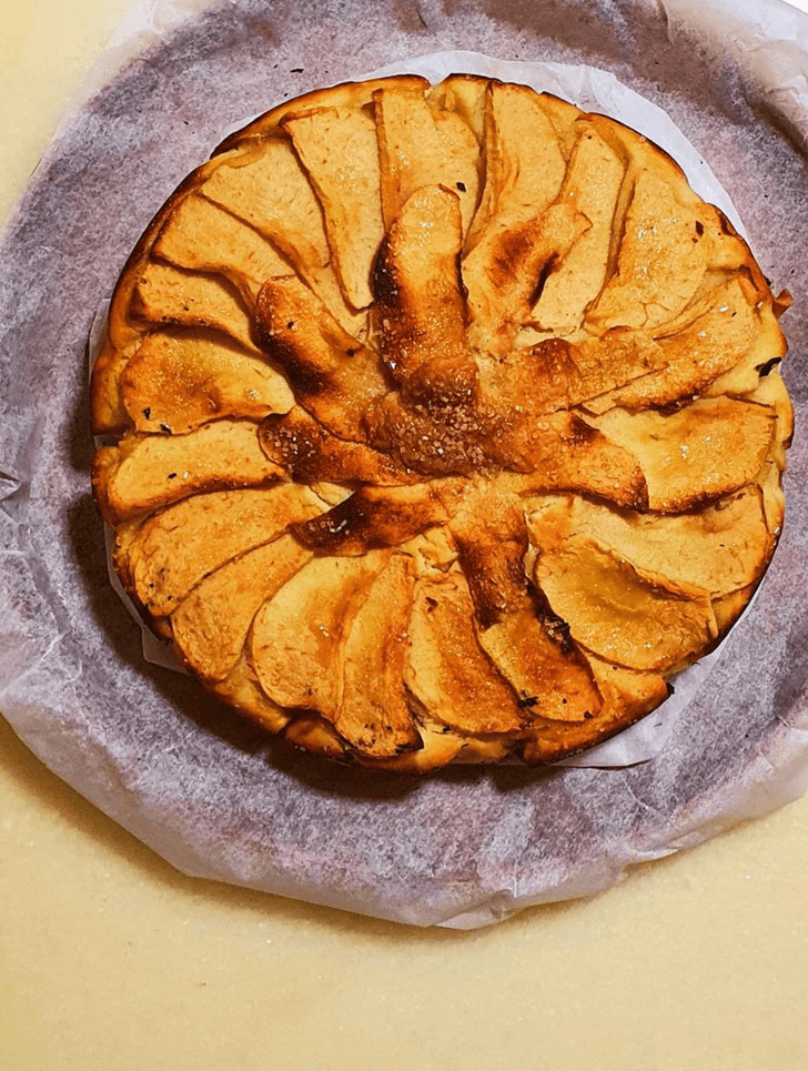 Stunning Apple Cake