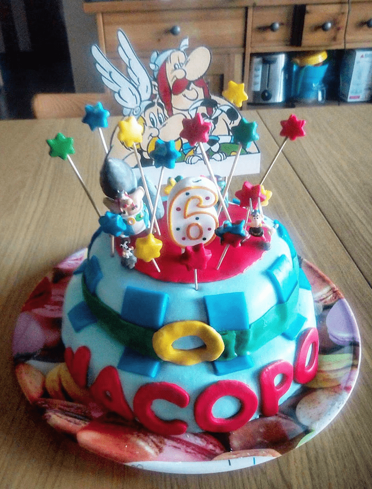 Elegant Asterix Cake