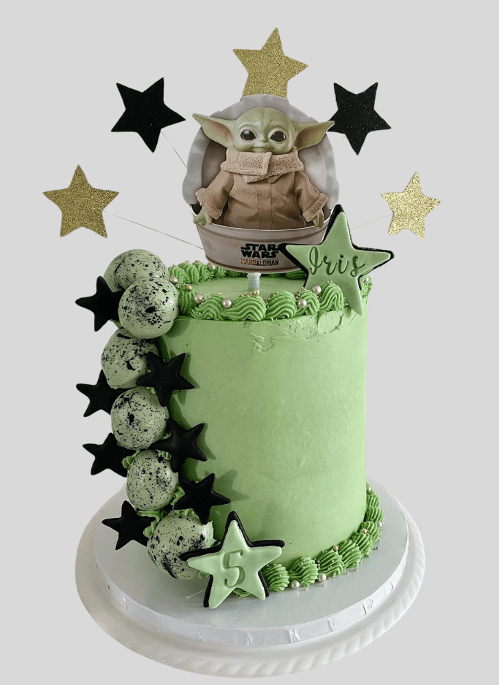 Comely Baby Yoda Cake