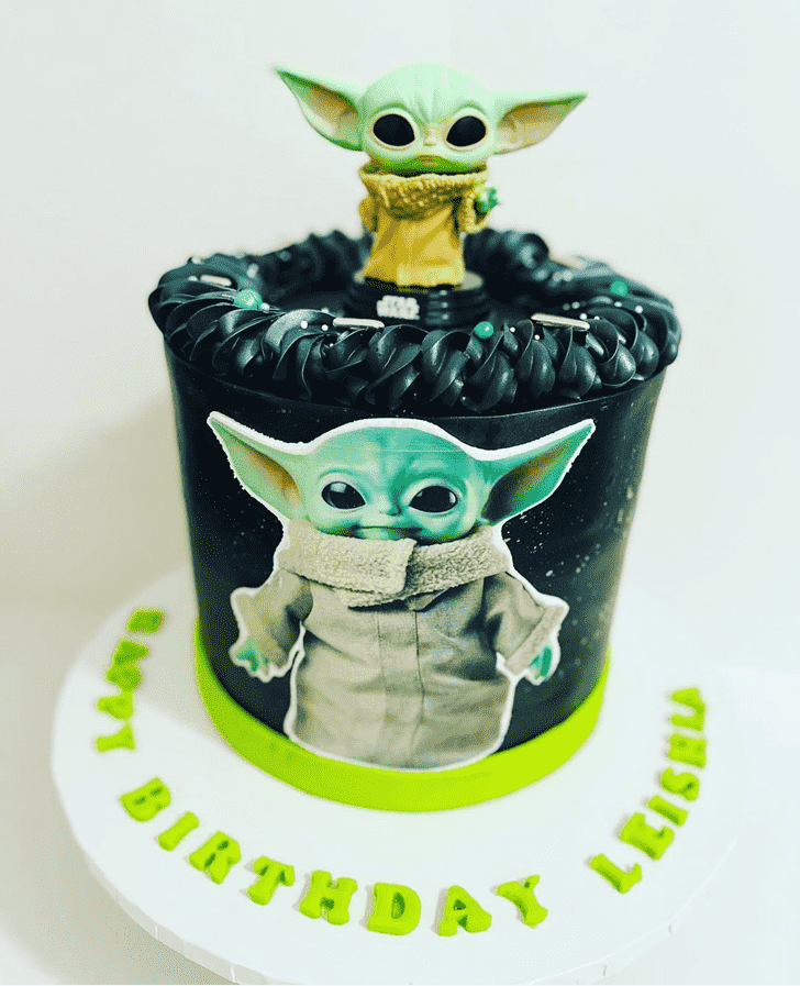 Magnetic Baby Yoda Cake