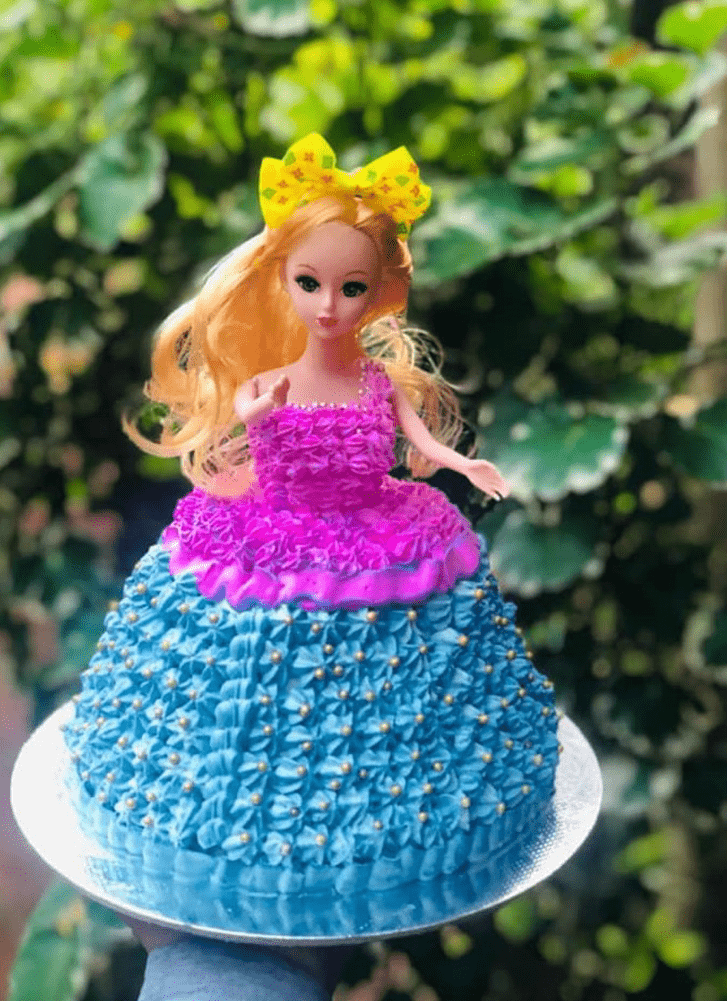 Grand Barbie Cake