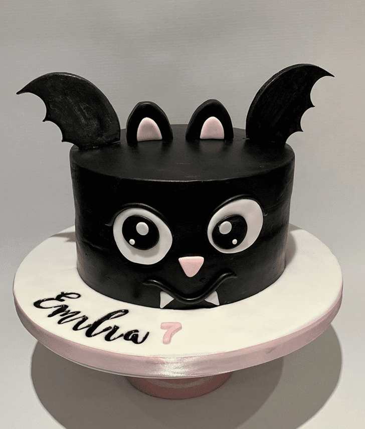 Wonderful Bat Cake Design
