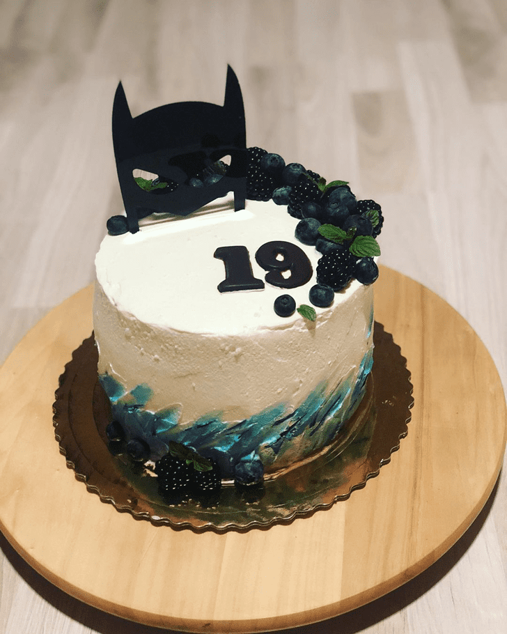 Resplendent Batman Cake