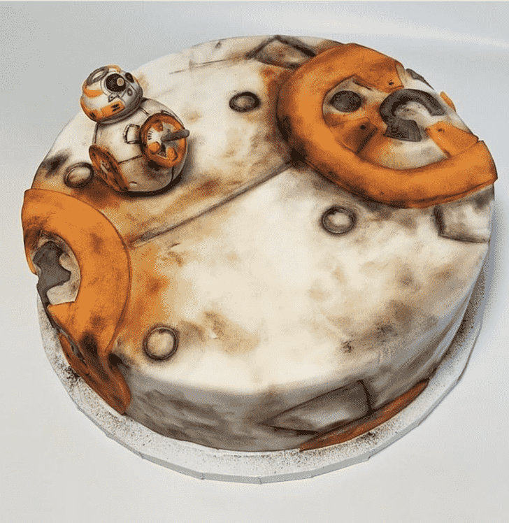 Splendid BB8 Cake
