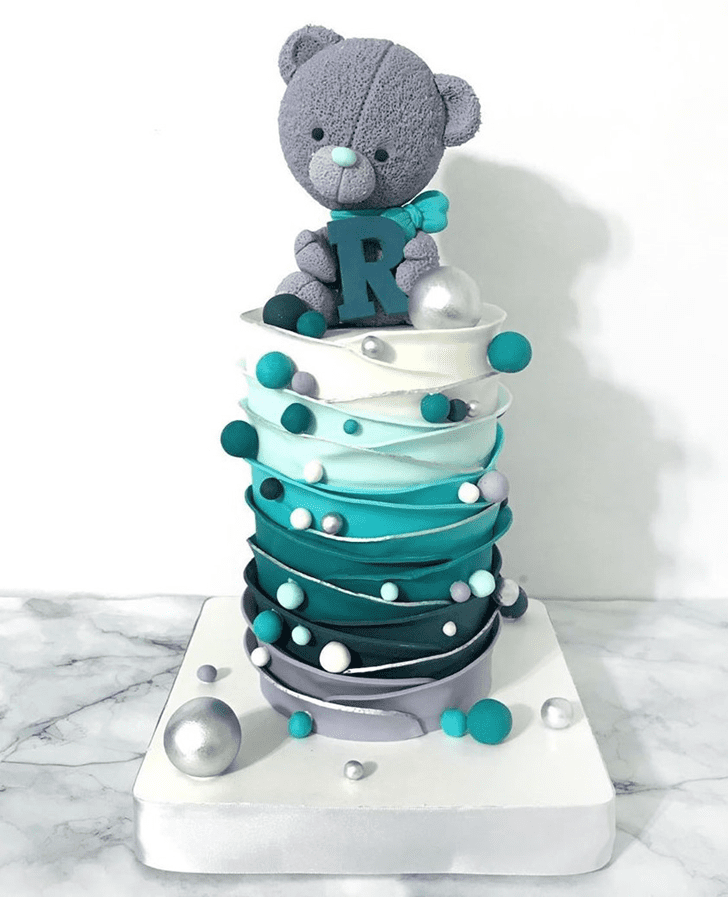 Comely Bear Cake