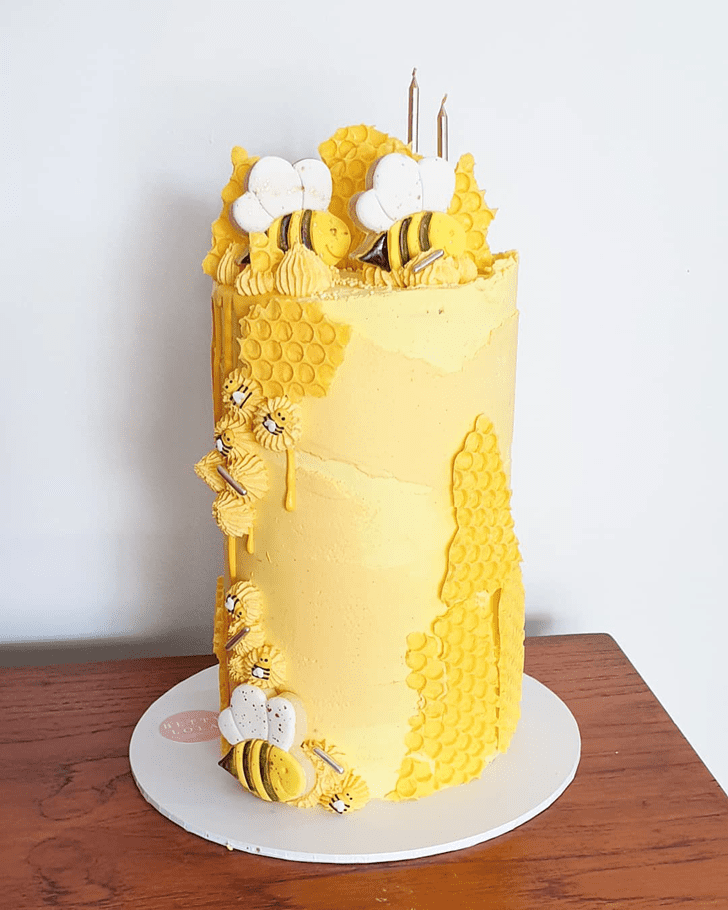 Adorable Bee Cake