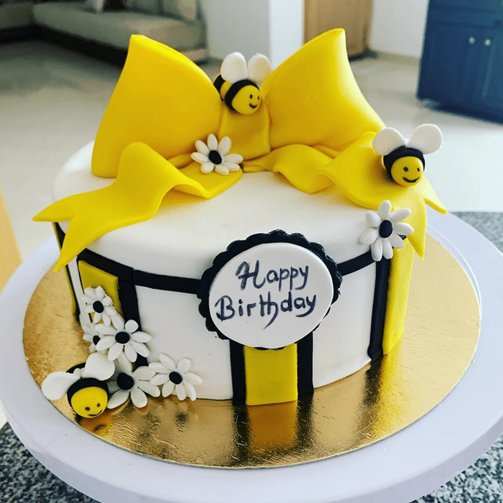 Fascinating Bee Cake