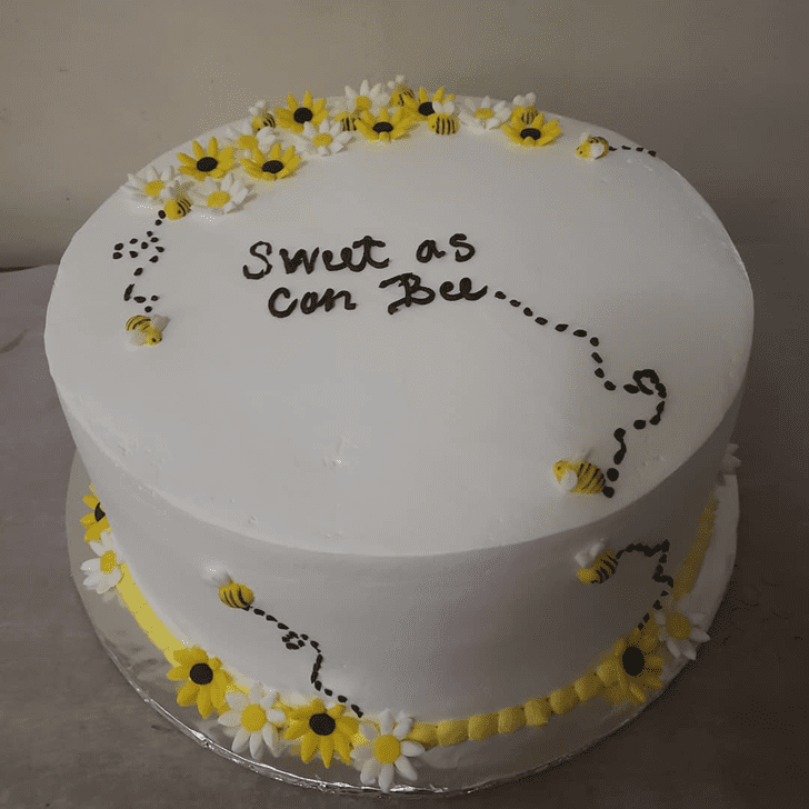 Magnificent Bee Cake