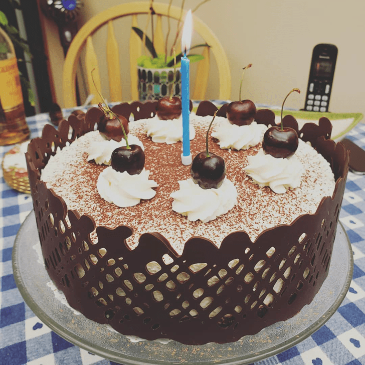 Comely Black Forest Cake