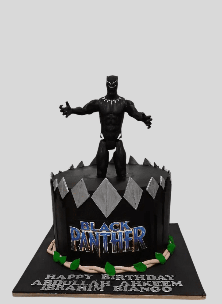 Pleasing Black Panther Cake