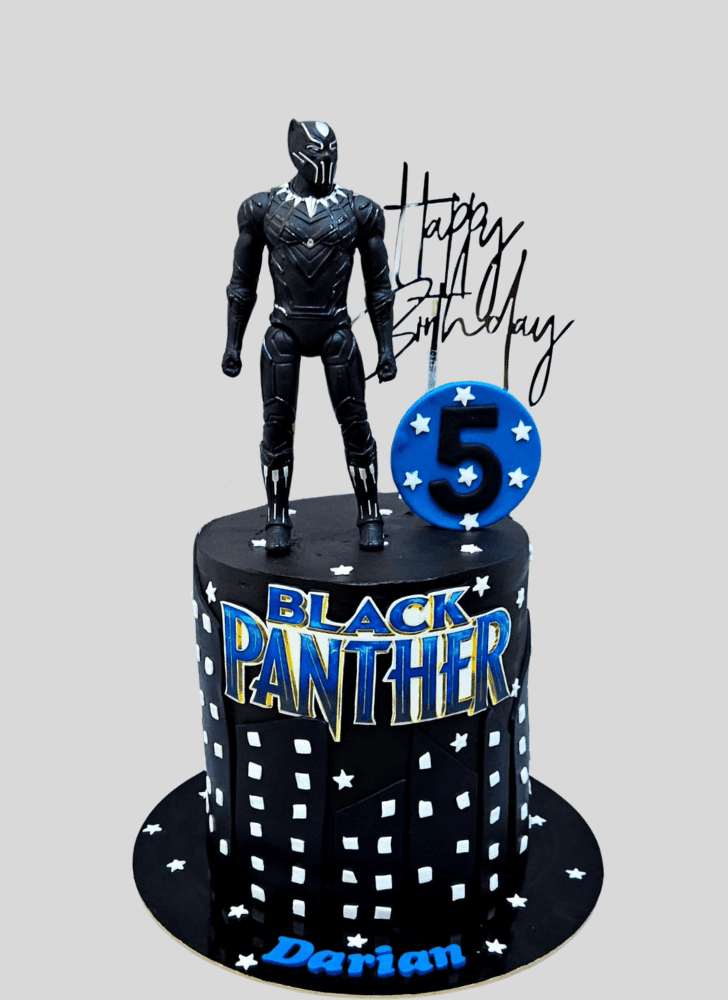 Pretty Black Panther Cake