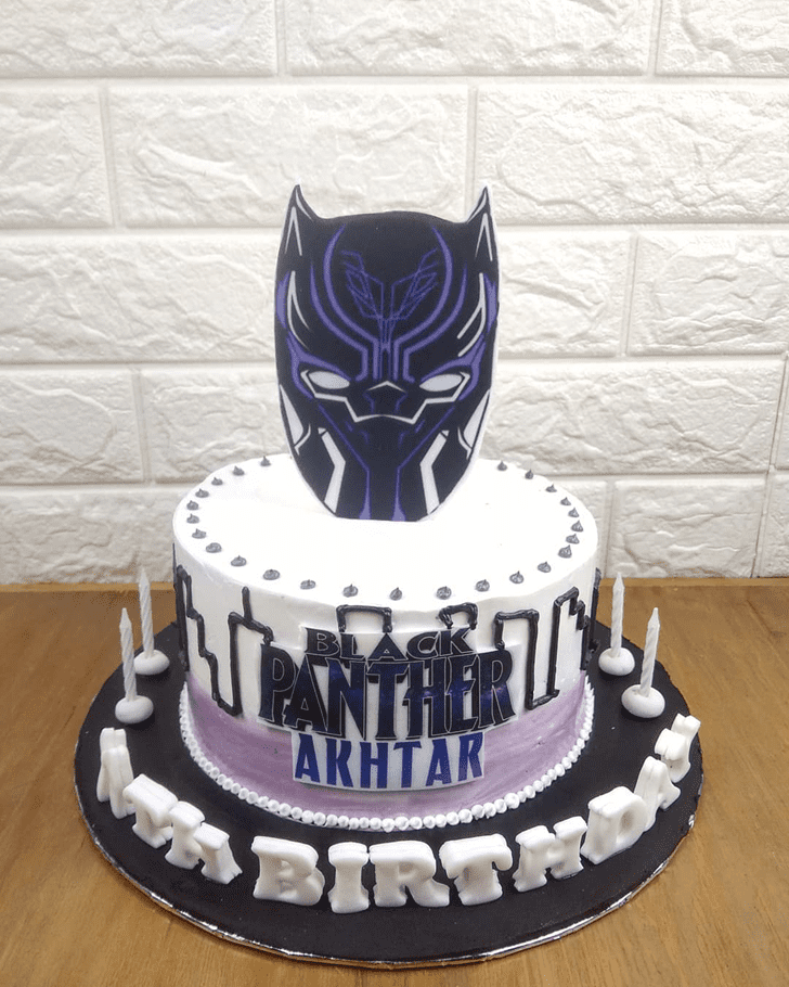 Comely Black Panther Cake