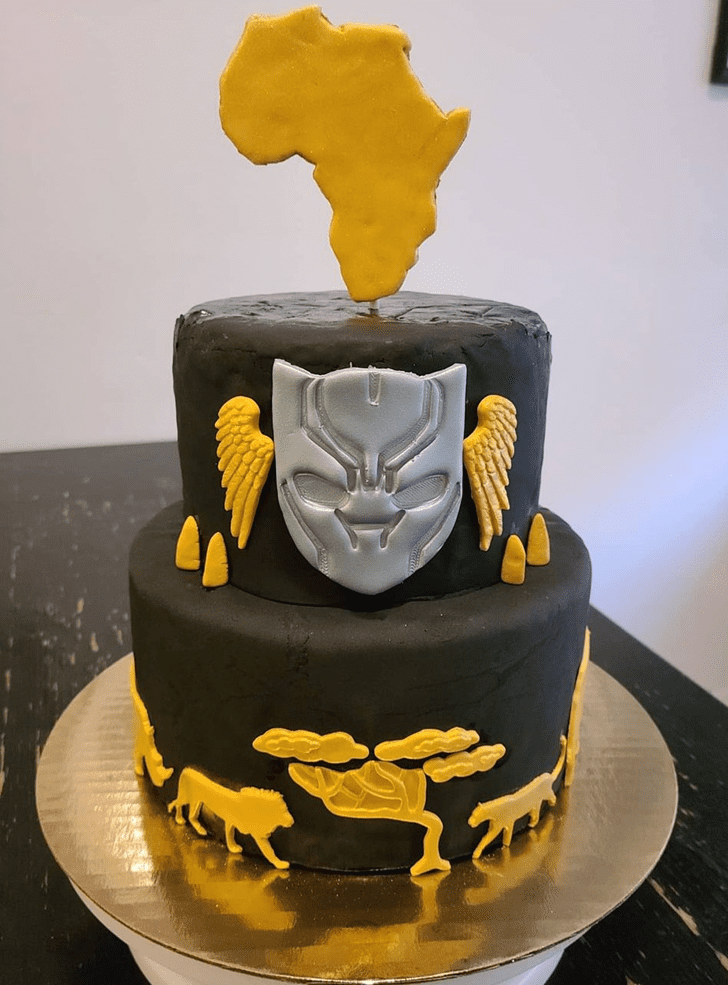 Delicate Panthere Black Panther Cake