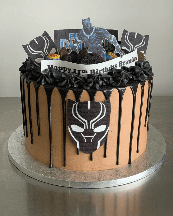 Grand Black Panther Cake