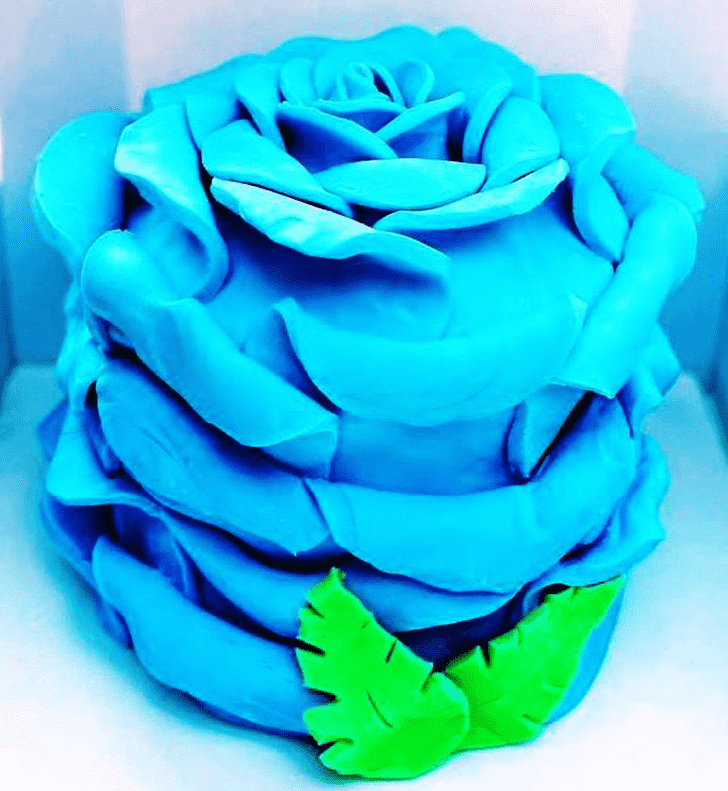 Alluring Blue Rose Cake