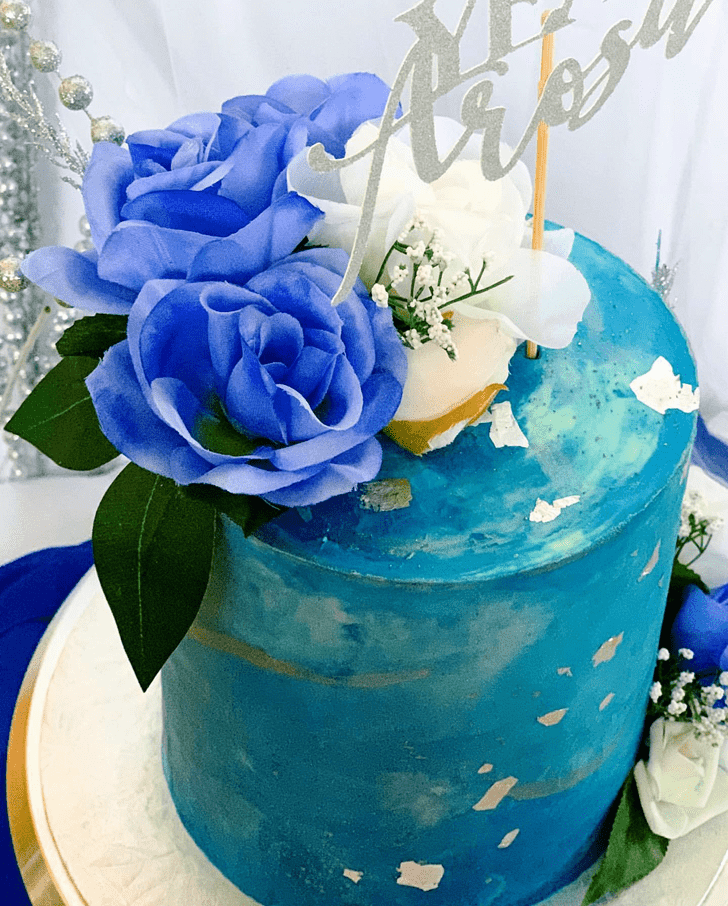 Enticing Blue Rose Cake
