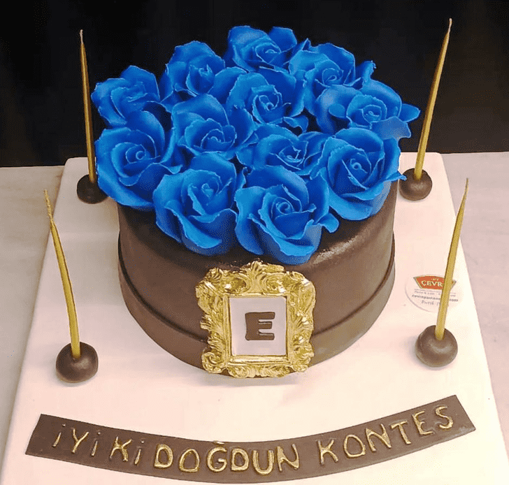 Splendid Blue Rose Cake