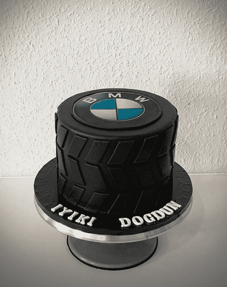 Admirable BMW Cake Design