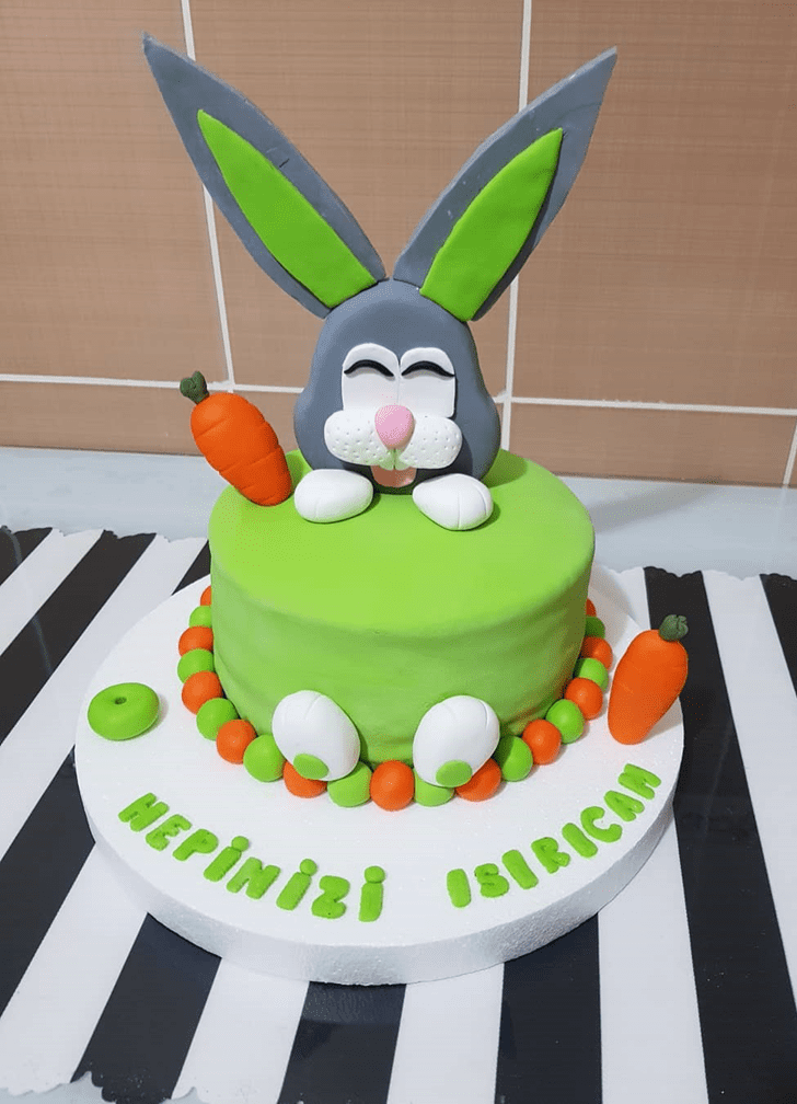 Admirable Bugs Bunny Cake Design