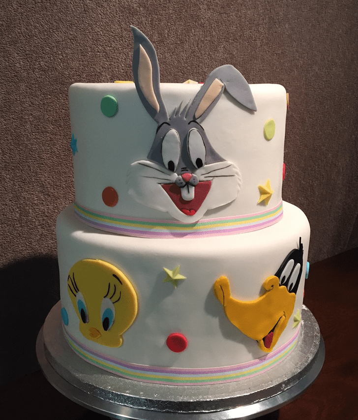 Cute Bugs Bunny Cake