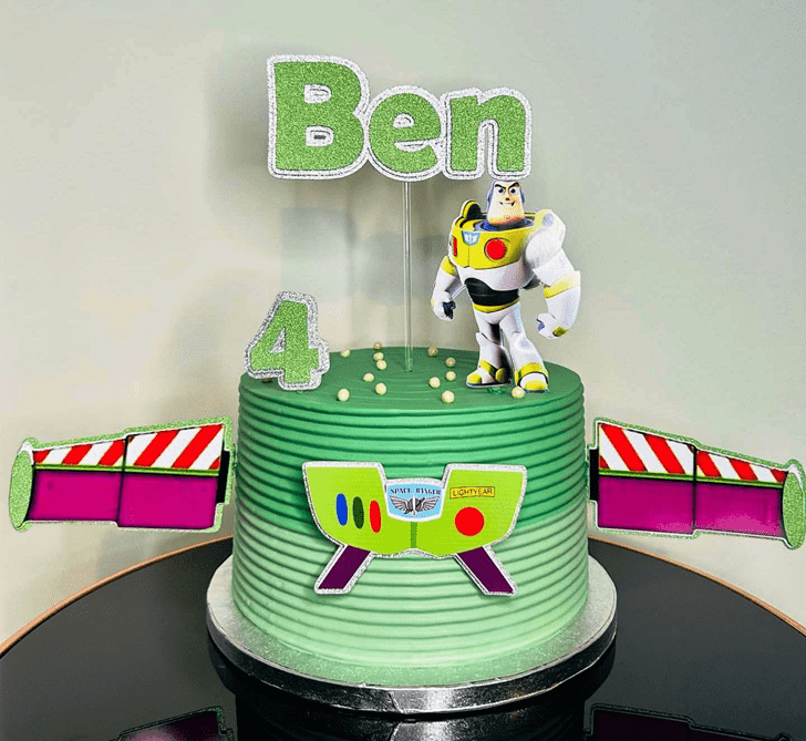 Comely Buzz Lightyear Cake