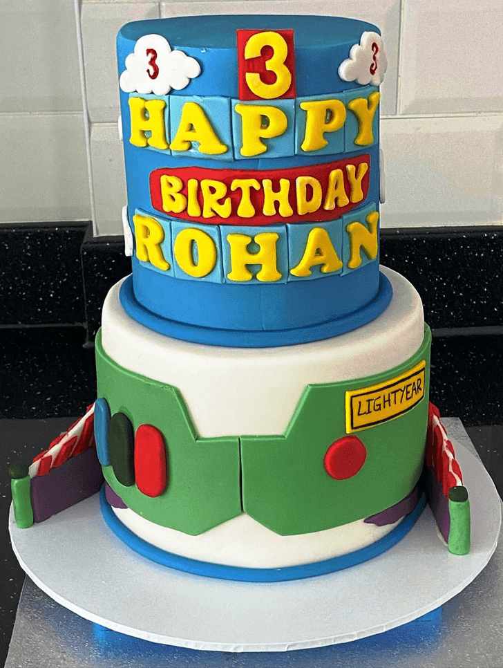 Cute Buzz Lightyear Cake