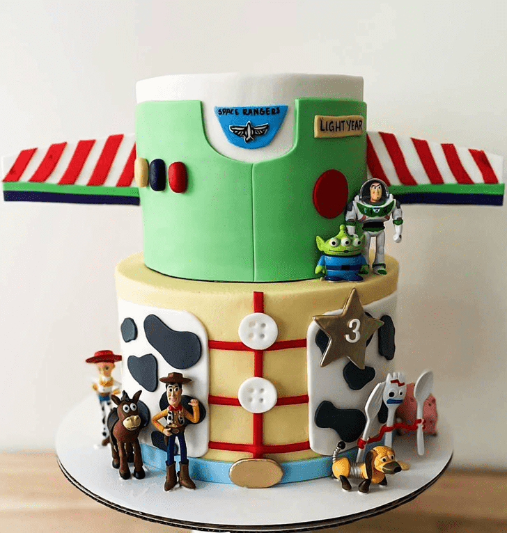 Lovely Buzz Lightyear Cake Design