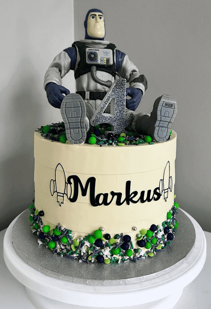 Mesmeric Buzz Lightyear Cake