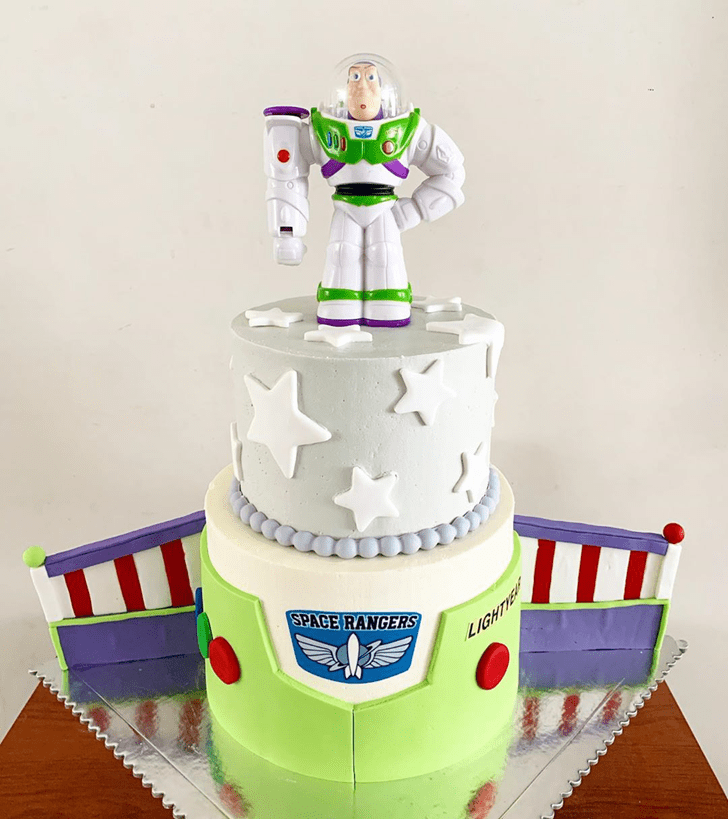 Graceful Buzz Lightyear Cake