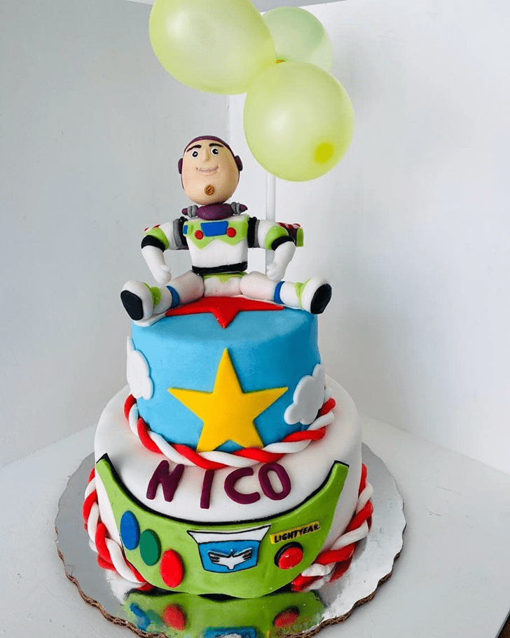 Lovely Buzz Lightyear Cake Design