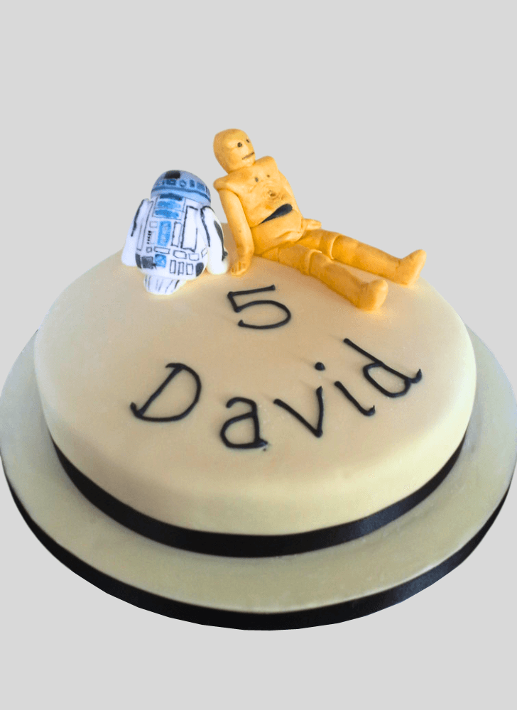 Exquisite C-3PO Cake