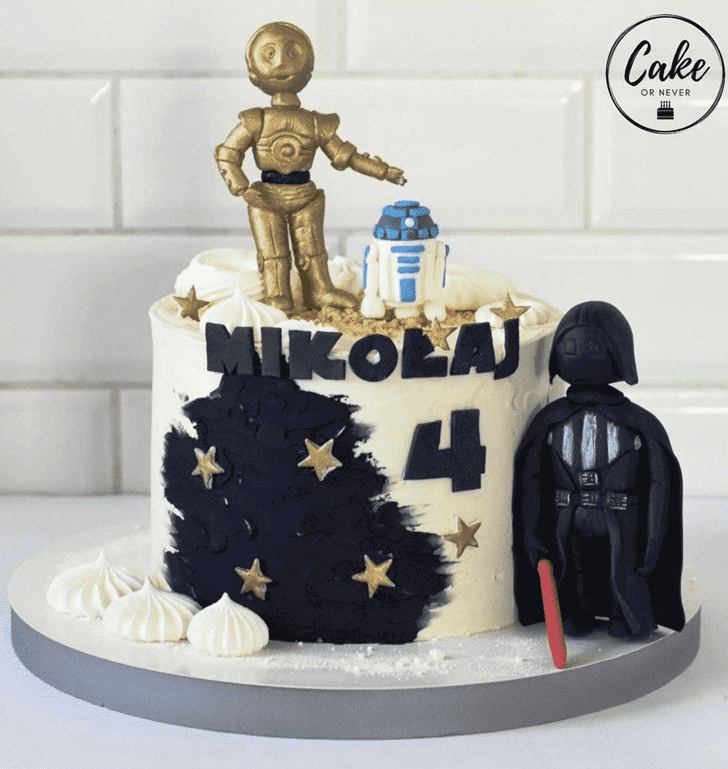 Exquisite C-3PO Cake