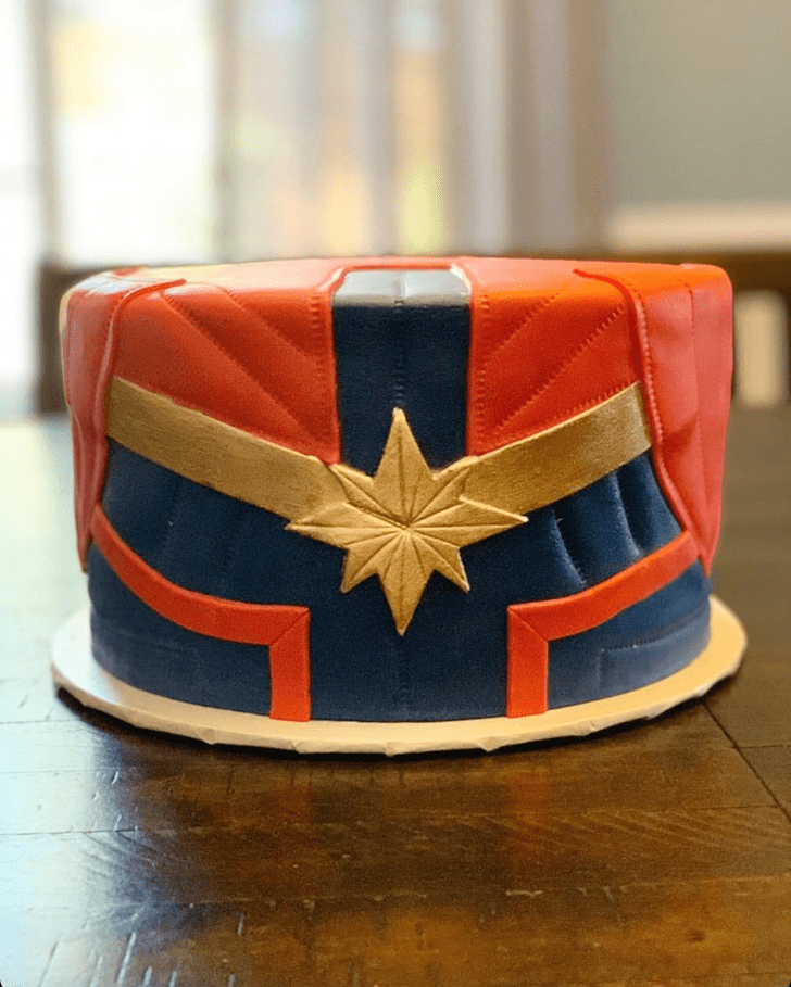 Nice Captain Marvel Cake