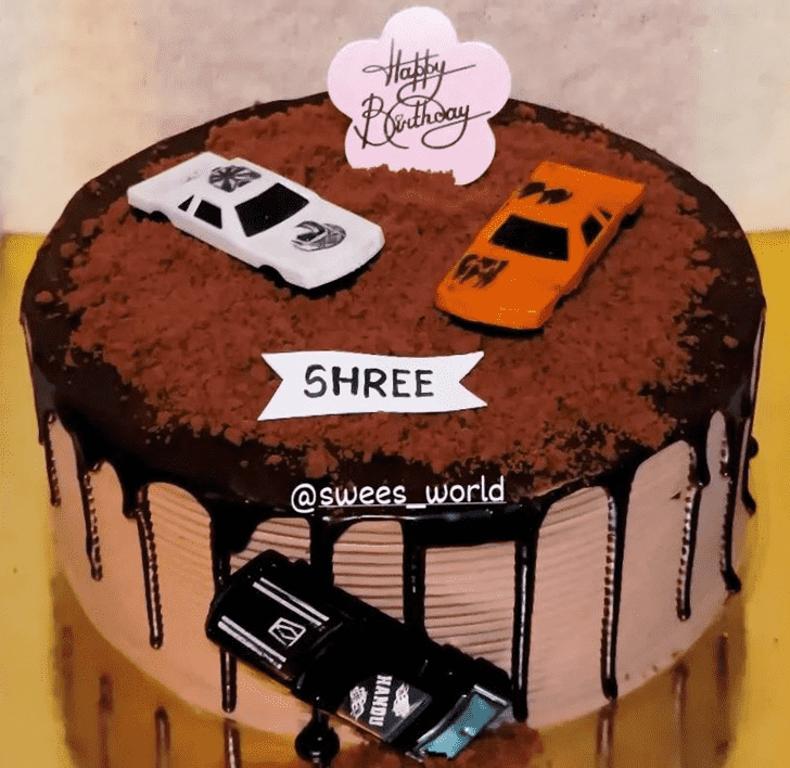 Exquisite Car Cake