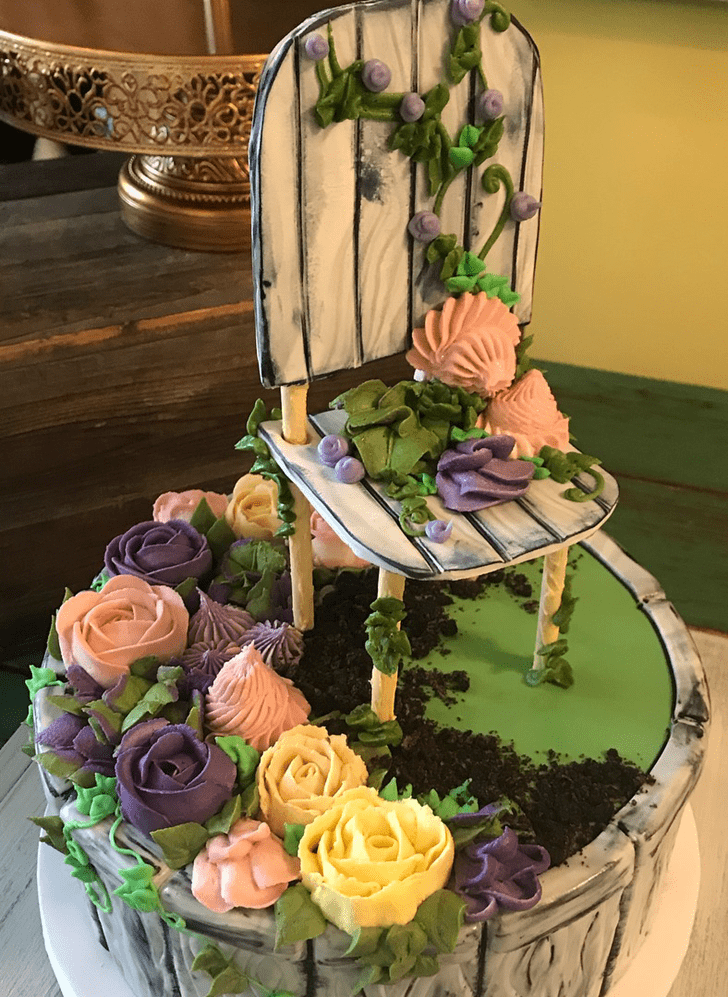 Comely Chair Cake