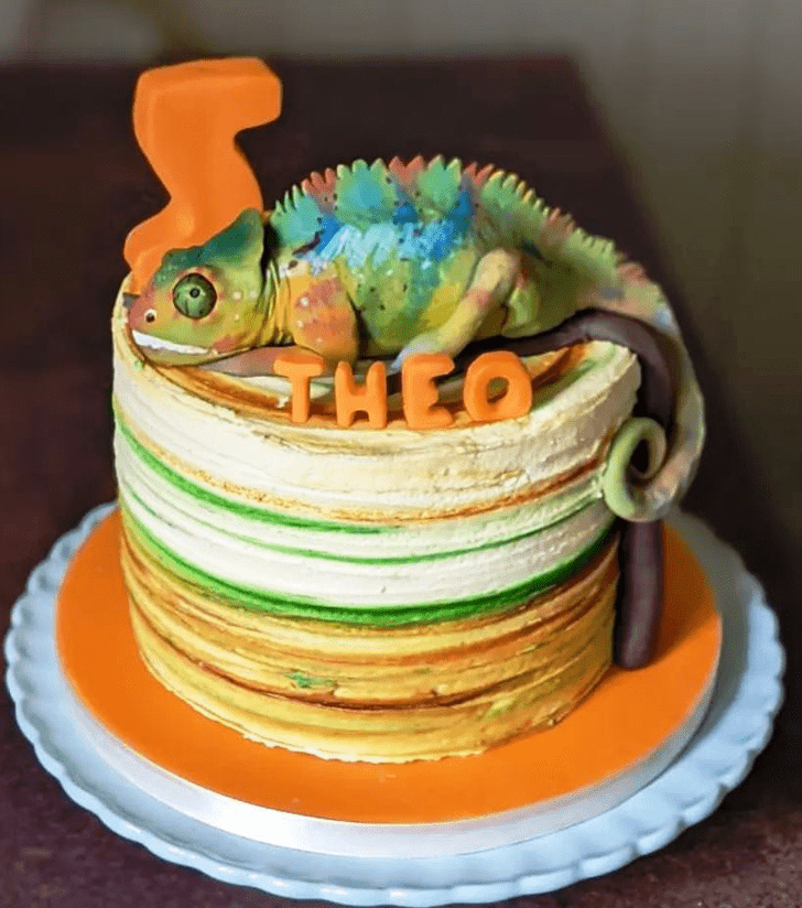 Comely Chameleon Cake