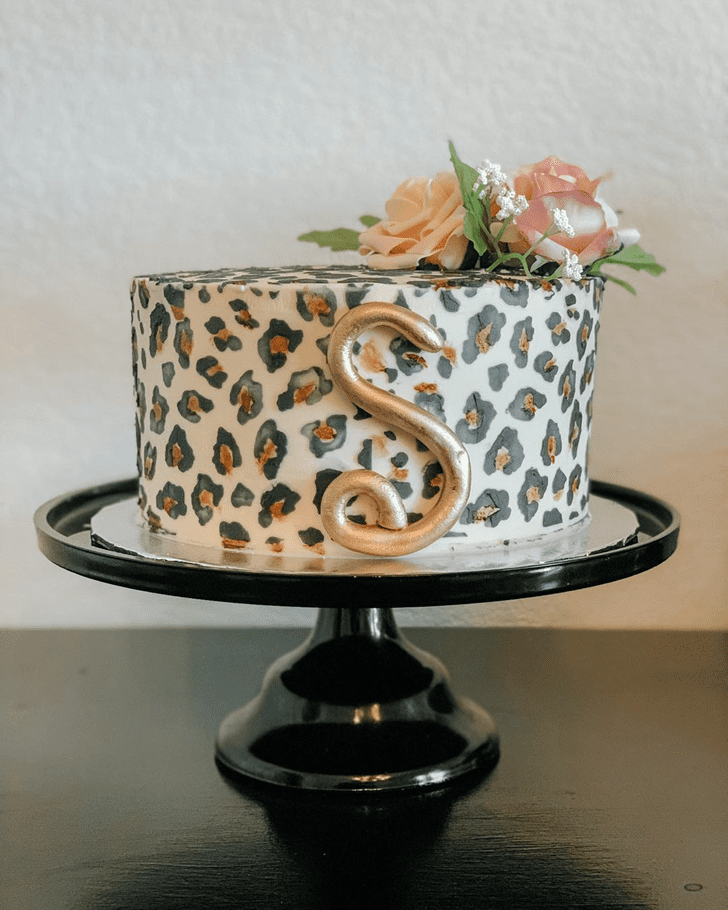 Exquisite Cheetah Cake