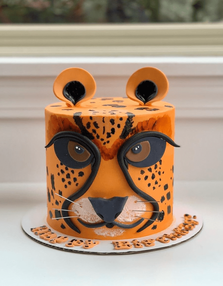 Good Looking Cheetah Cake