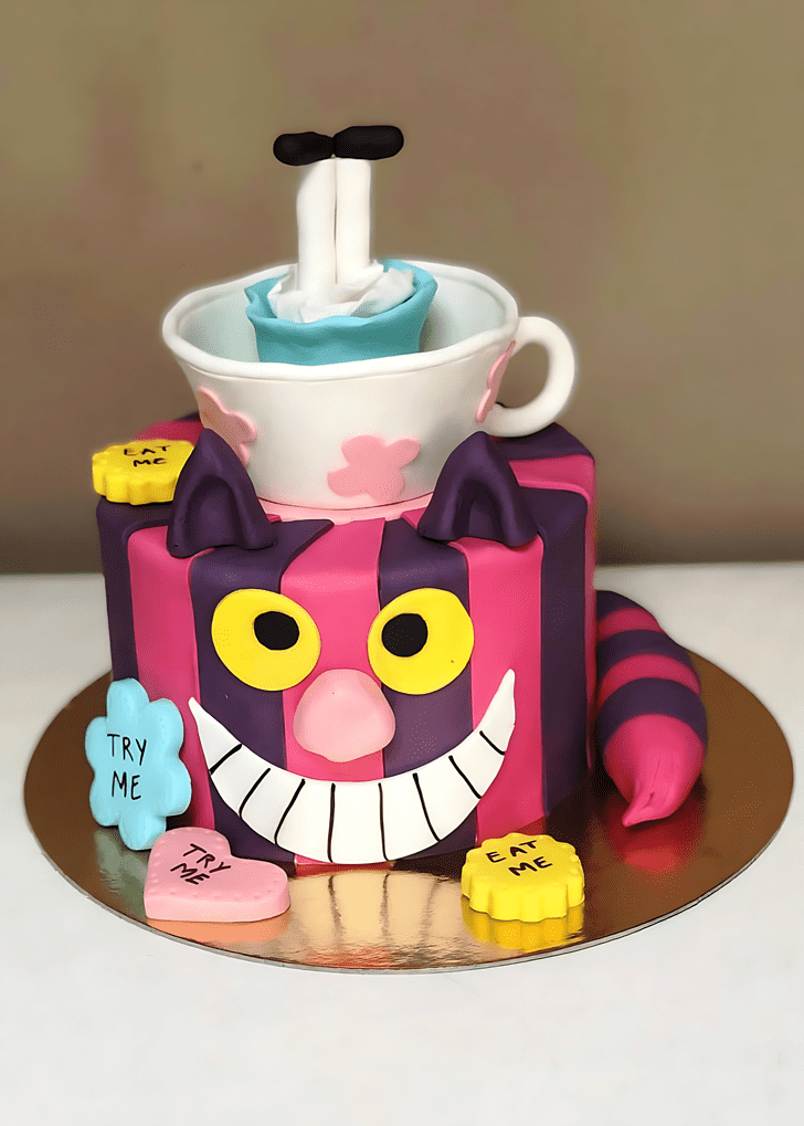 Fascinating Cheshire Cat Cake