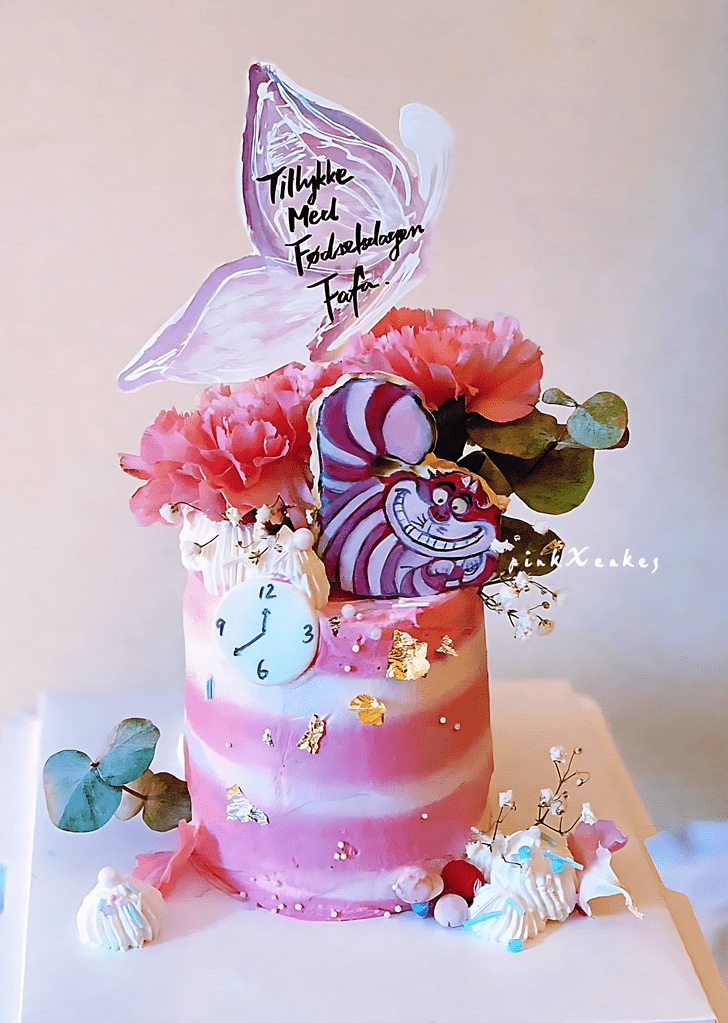 Graceful Cheshire Cat Cake