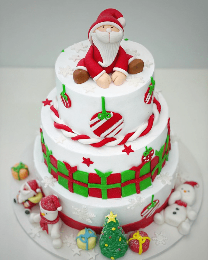 Enticing Christmas Cake