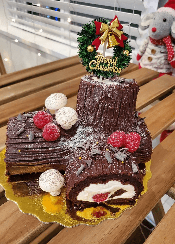 Resplendent Christmas Cake