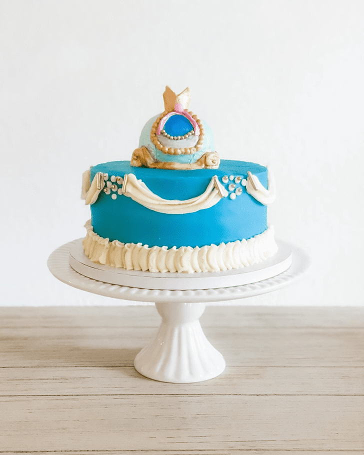 Cute Cinderella Cake