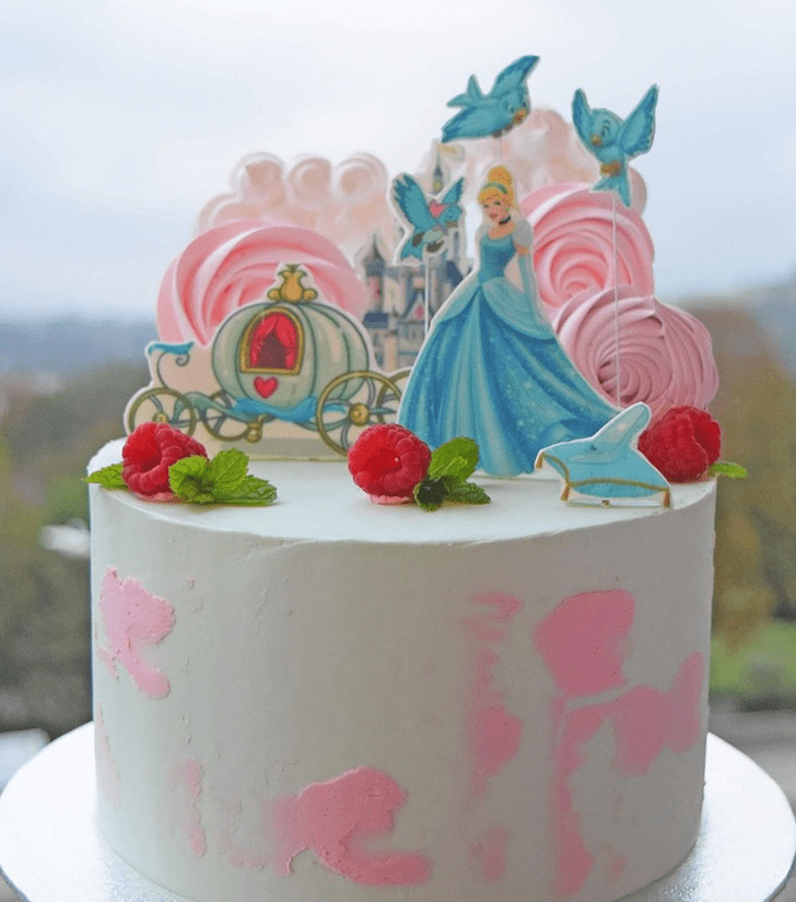 Grand Cinderella Cake